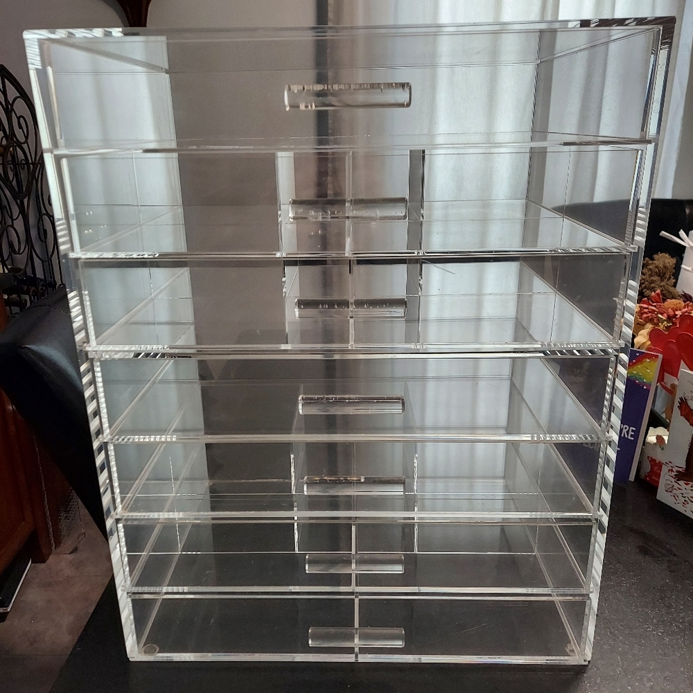 ACRYLIC MAKEUP ORGANIZER